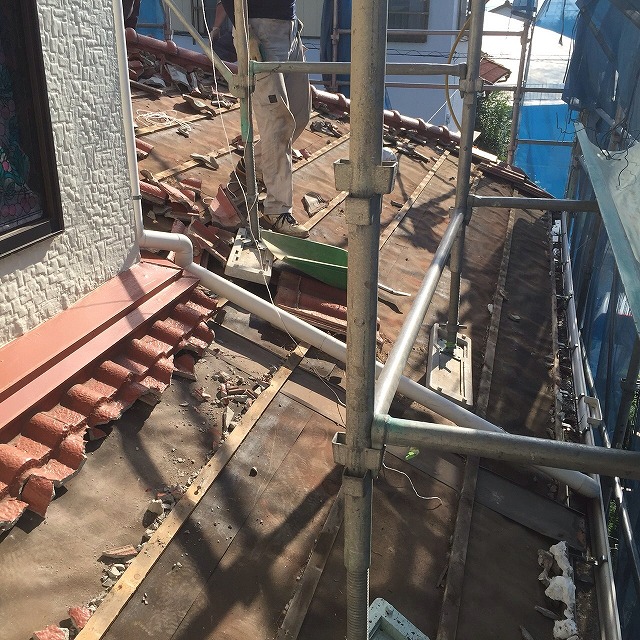 屋根材を解体した後